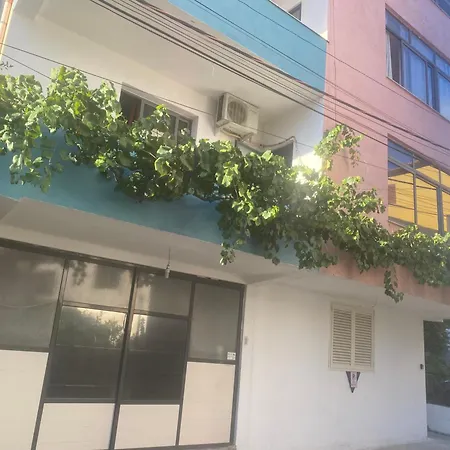 アパート Xhorxhia &room ティラナ